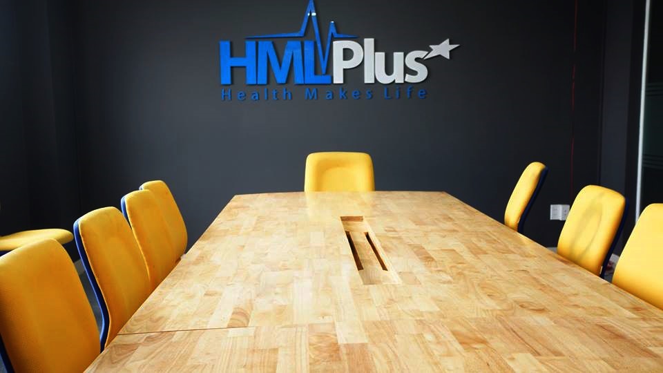 ban-hop-van-phong-homeoffice-cua-cong-ty-HML-Plus
